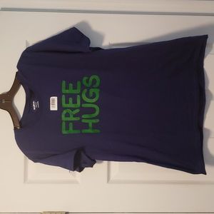 FREE HUGS Graphic T-Shirt by Suna, Adult Size Medium NWT